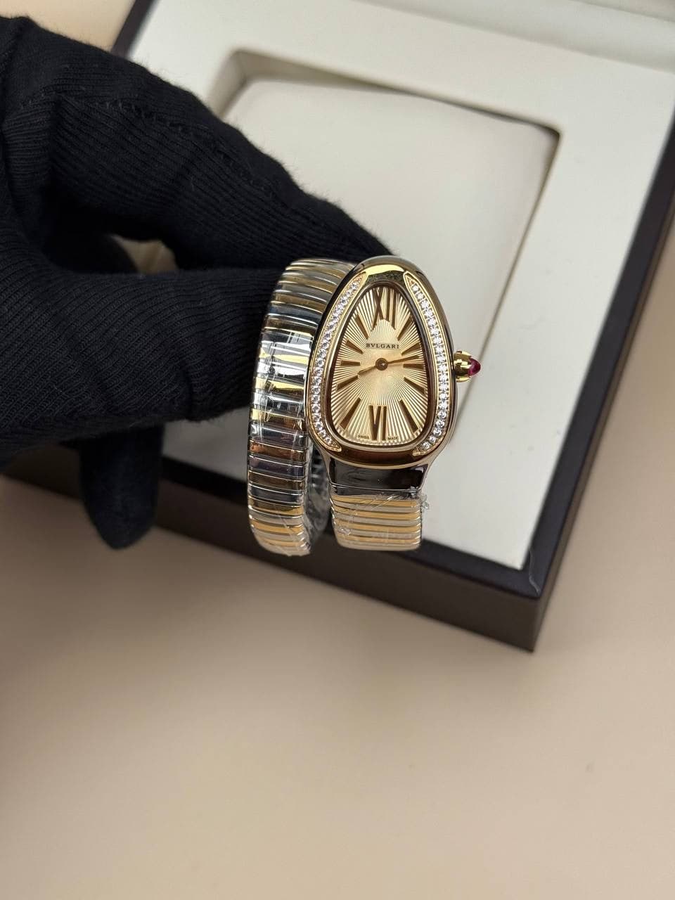 Bvlgari Serpenti Tek Sarmal Taşlı