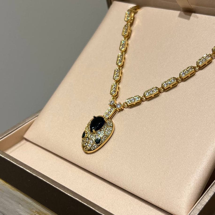 Bvlgari Serpenti Taşlı Kolye — 1