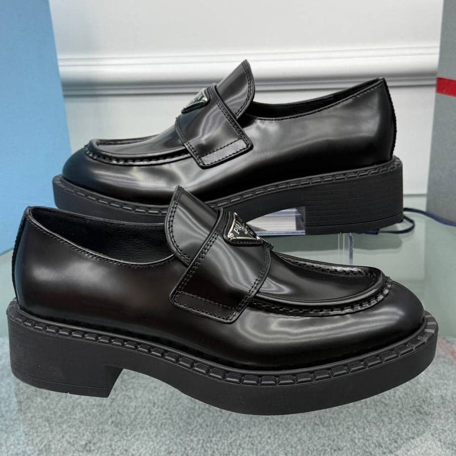 Prada (Women ) İthal Premium Loafer — 1
