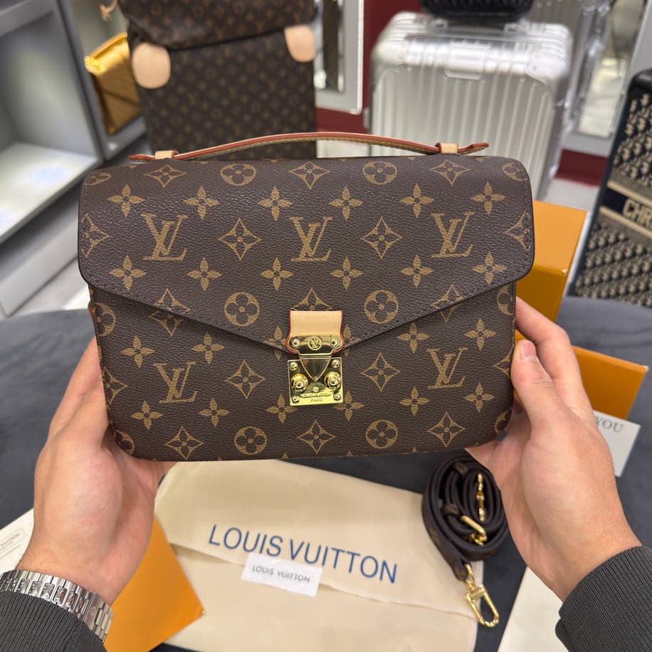 Louis Vuitton Bag (Büyük Boy) — 1