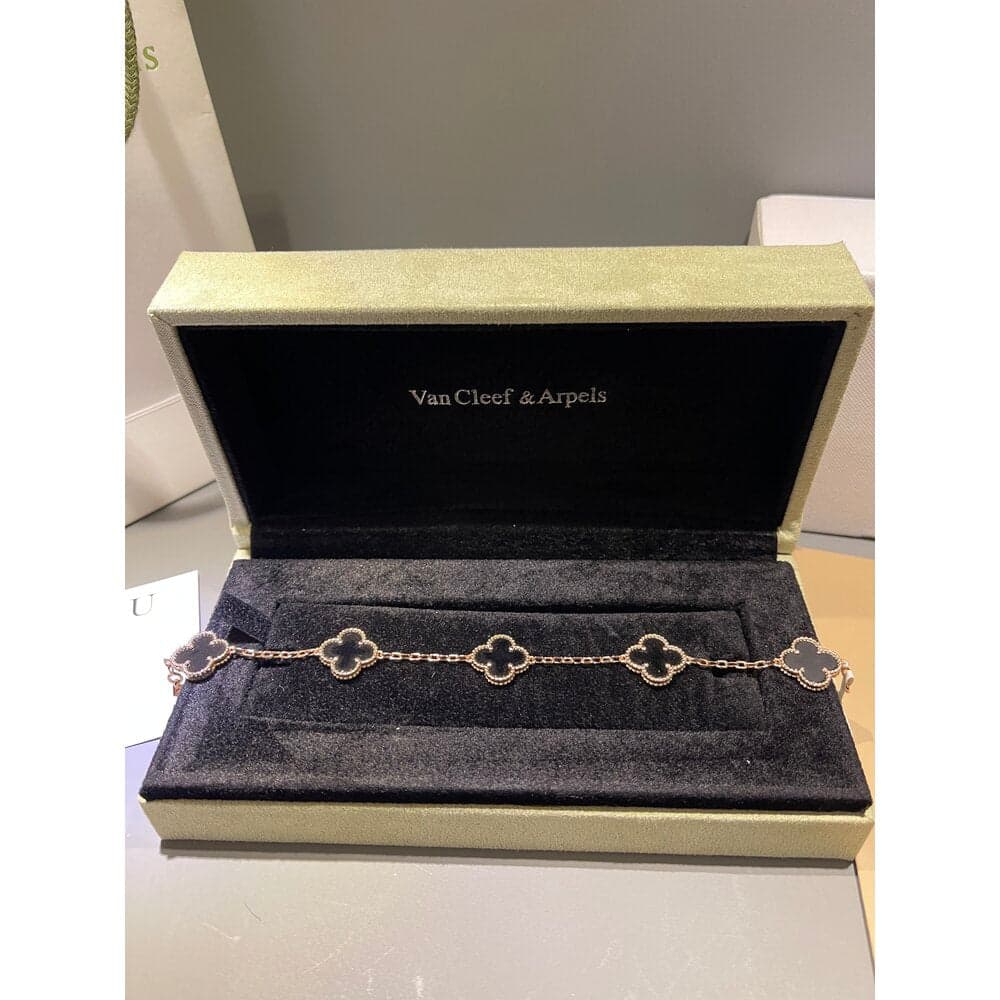 Van Cleef Unisex ( Black Rose ) — 1
