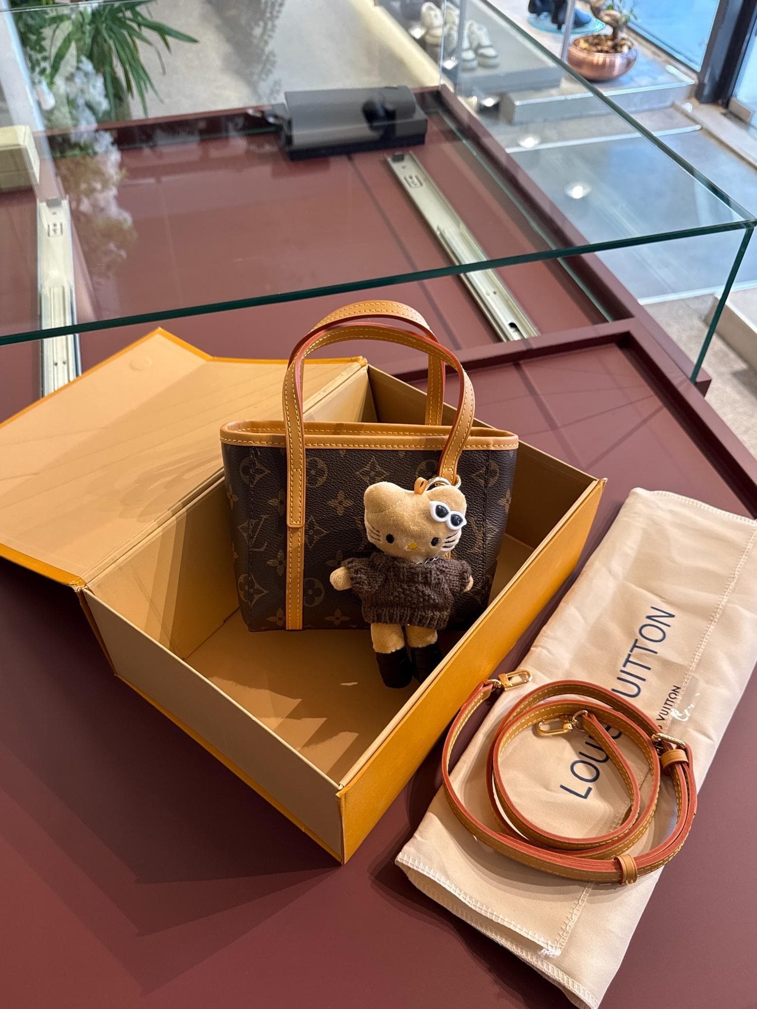 Louis Vuitton Monogram Tote Bag
