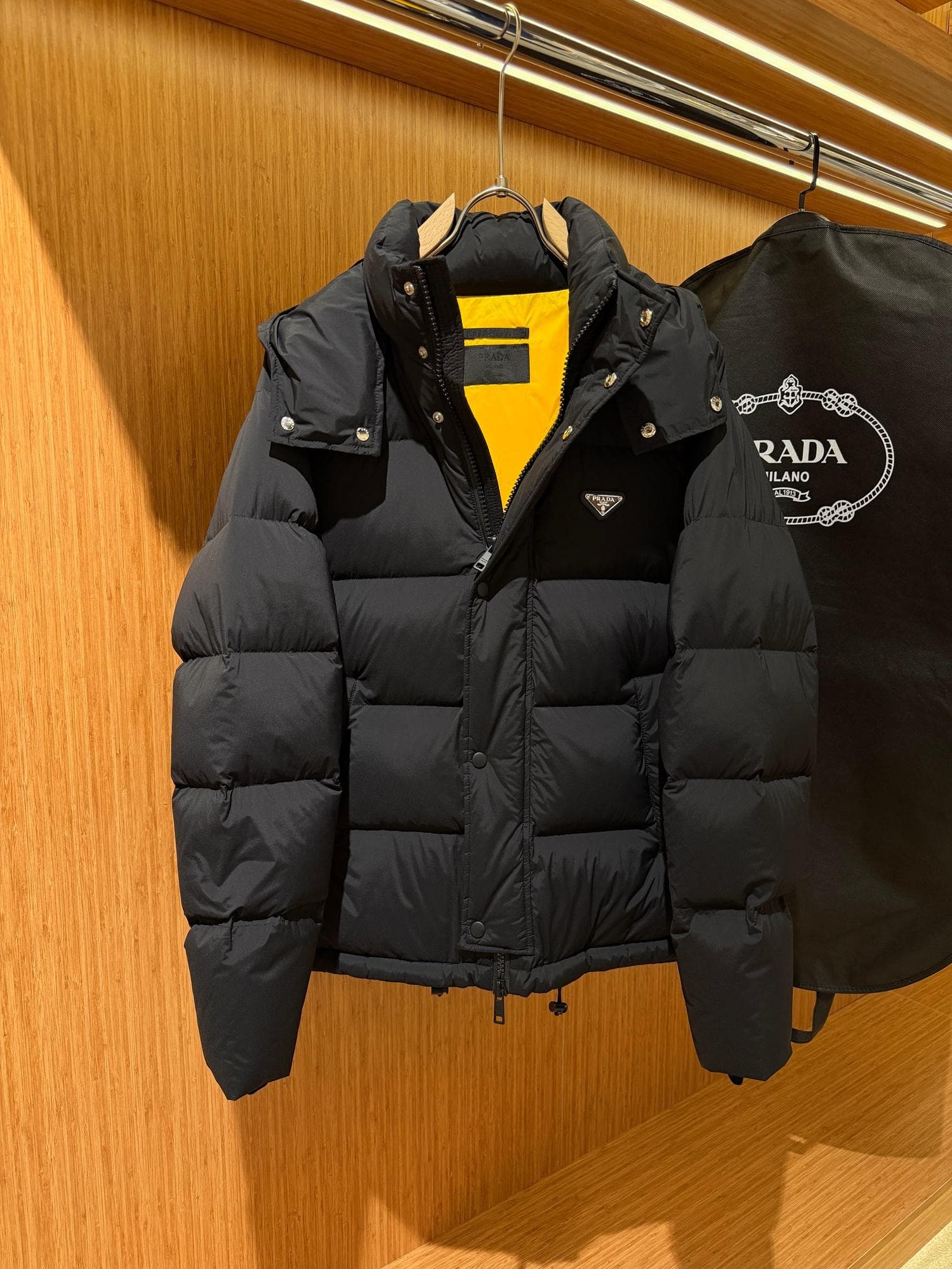 Prada Siyah Puffer Mont