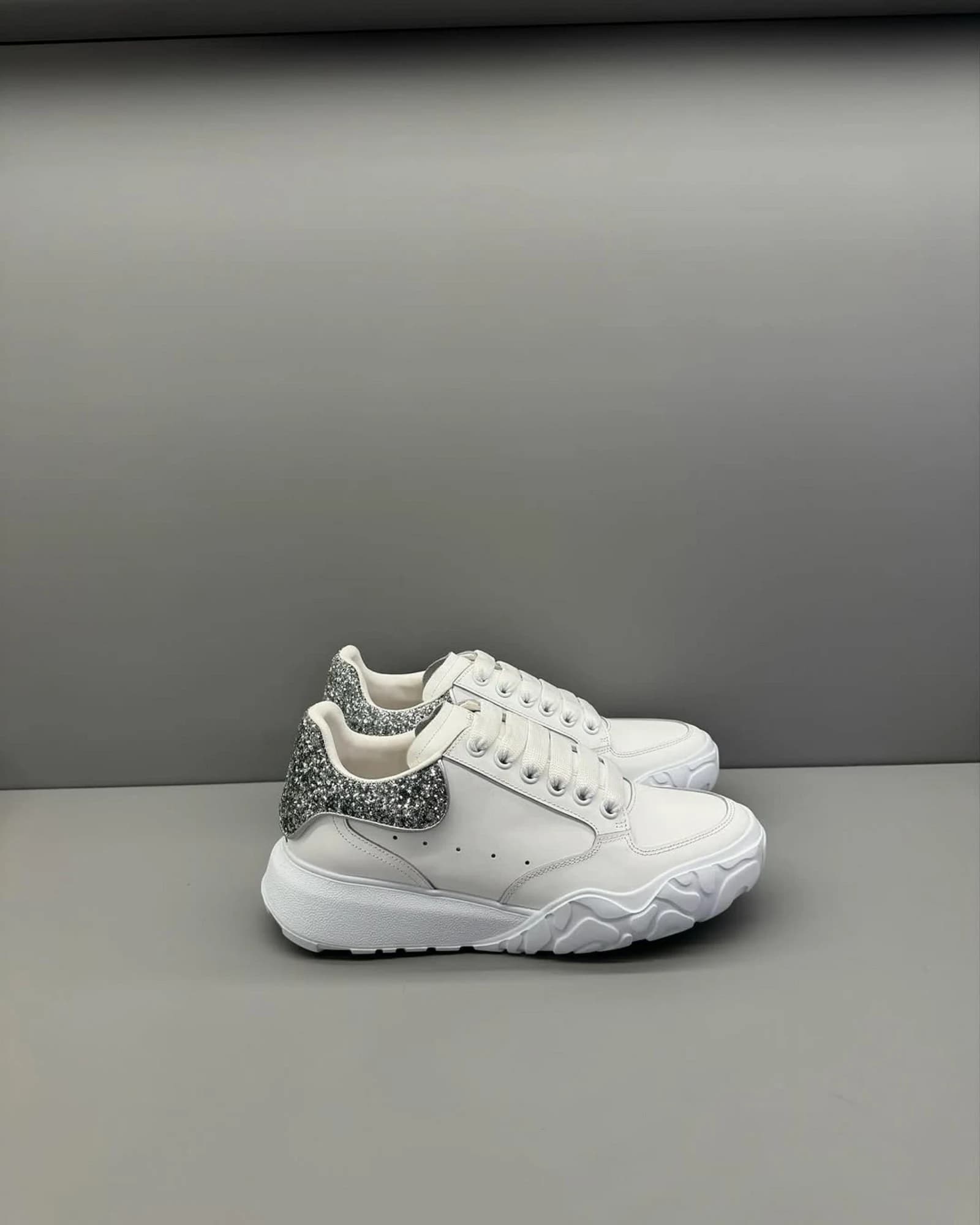 Alexander McQueen Sim
