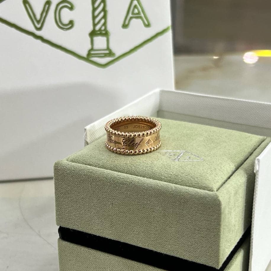 Van Cleef Yüzük — 1