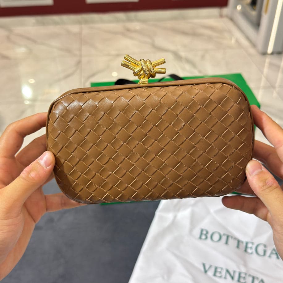 Bottega Veneta Premium Bag (Kahve) — 1